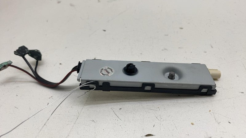 A213-905-70-00 ⭕ 15-20 Mercedes-Benz C300 Rear Radio Radio Antenna Amplifier Module A2139057000