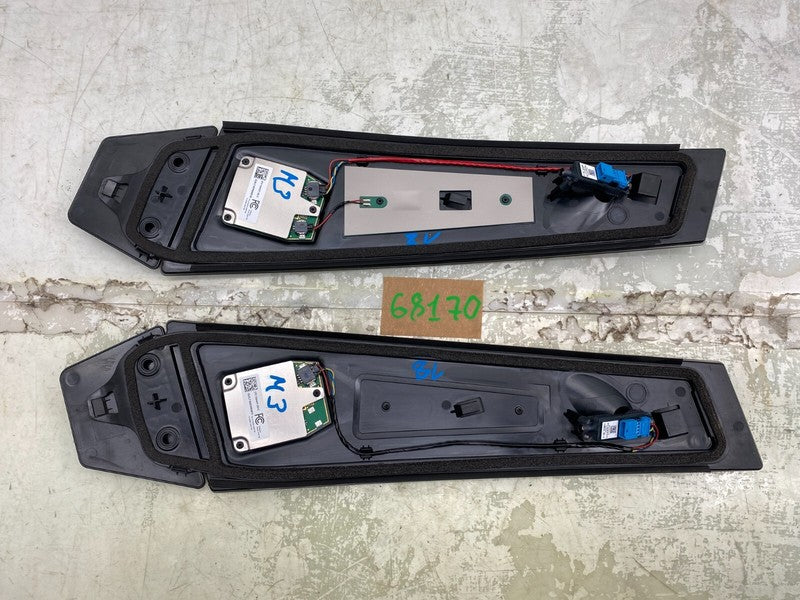 1100441 00 C ⭕17-23 Model 3 Left & Right B-Pillar Applique Molding 1100441-00-C/1100437-00-C