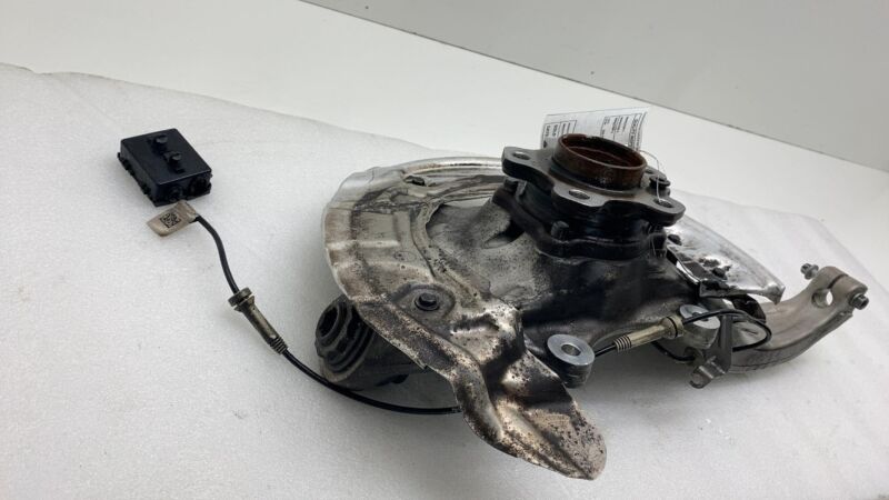 6861797 04 2017-2023 BMW 530e Front Left Spindle Knuckle Wheel Hub w/ ABS & Dust Shield RWD