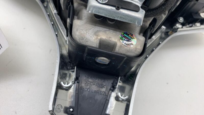 101426501C 2012-2015 Tesla Model S Steering Wheel Airbag Module w/ Retainer Plate Bracket
