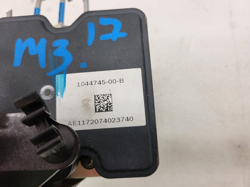1044745 00 B 17-23 Model 3 Anti-Lock Brake System ABS Pump Module Unit + Bracket 1044745-00-B