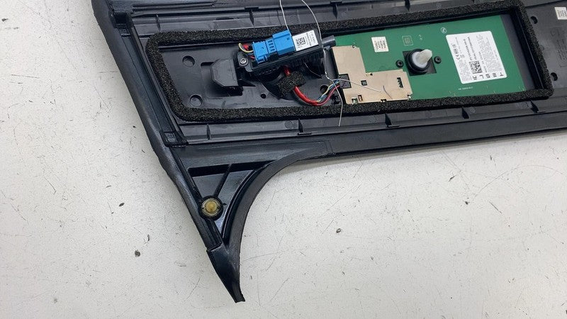 151625800E ⭕ 20-23 Tesla Model Y Passenger Exterior B-Pillar Applique Trim w/ Camera Right