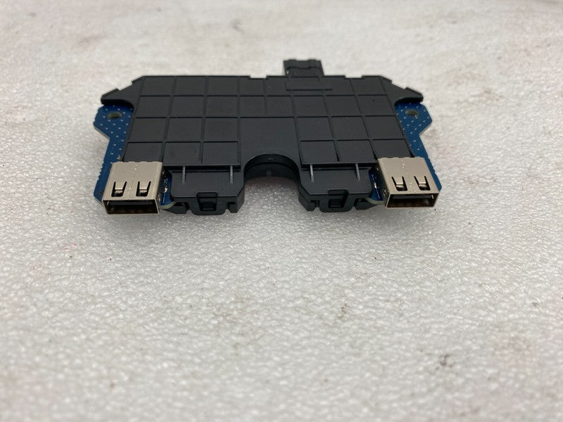 1102033 00 A ⭕ 17-23 Tesla Model 3 Rear Generic USB/AUX Control Unit Hub Module 1102033-00-A