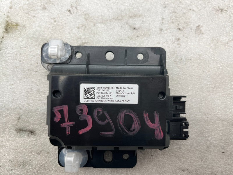 1093295 00 A ⭕ 17-23 Model 3 Center Console Front USB Hub Charger Control Module 1093295-00-A