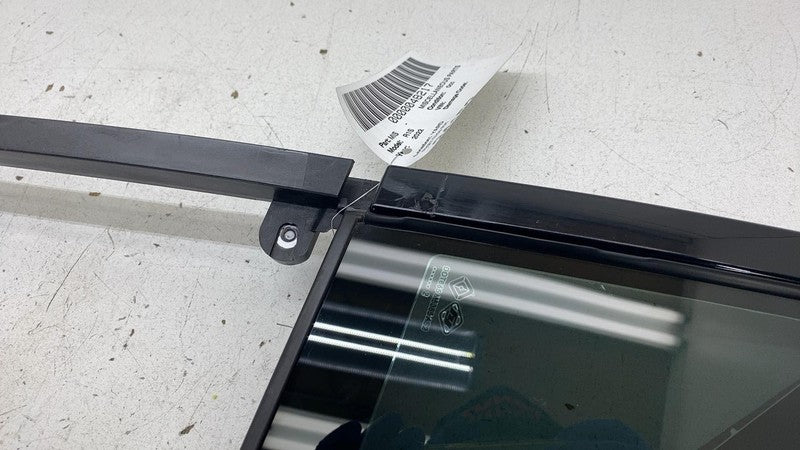 2022-2024 Rivian R1T R1S Passenger Side Door Corner Window Glass Right