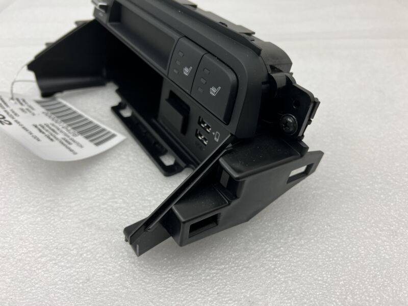 NF7W-55260 2020-2023 Mazda MX-5 Miata Dash Display w/ USB Aux & Defroster Heat Seat Switch