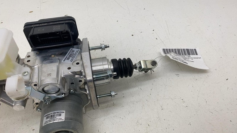 ⭕ 2023-2024 Toyota Prius Power Brake Booster w/ Reservoir Tank Assy 47
