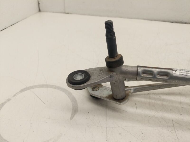 2020-2023 Tesla Model Y Front Windshield Wiper Linkage Motor & Module Assembly