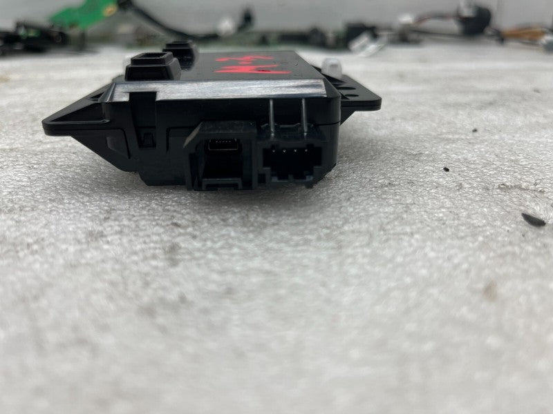 1093295 00 A ⭕ 17-23 Model 3 Center Console Front USB Hub Charger Control Module 1093295-00-A