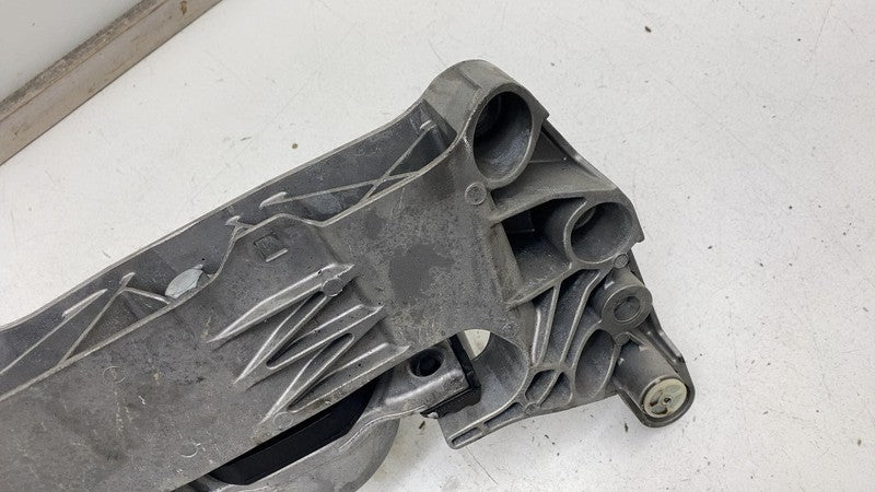 22329485335 2018-2020 BMW 530e G30 Gearbox Crossmember Transmission Mount Bracket Support