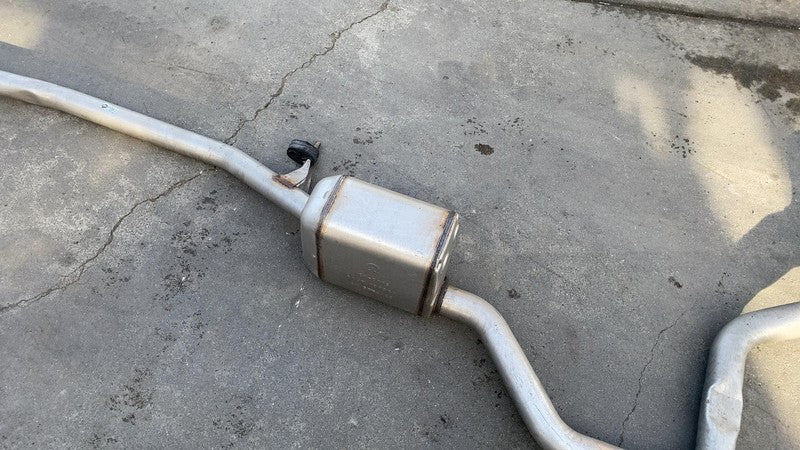 2017-2024 Chrysler Pacifica Exhaust Muffler Pipe & Resonator FWD Assembly OEM