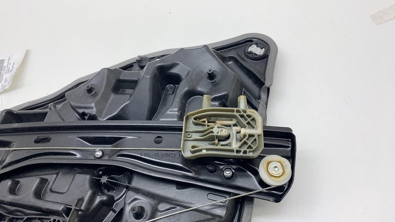 7365168 2018-2021 BMW 530e B46X Rear Passenger Side Door Panel Window Regulator Right RH