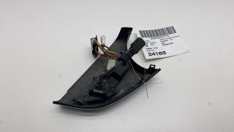 2016-2018 Mercedes-Benz GLE350 Front Right Door Mirror Lower Cover Cap w/ Camera