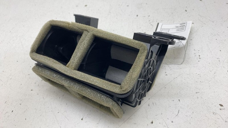 ⭕ 2022-2024 Rivian R1T R1S Rear Center Lower Air Duct Vent PT00001839-