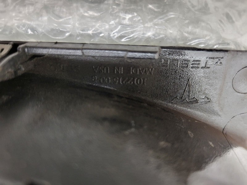 101221500C ⭕12-23 Model S Left Rocker Panel Scuff Plate Molding w/ Rubber Seal 1012215-00-C
