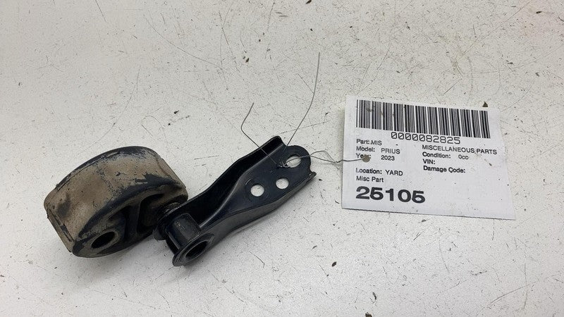 ⭕ 16-24 Toyota Prius Rear Passenger Side Exhaust Muffler Hanger w/ Bra