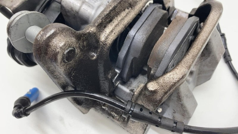 2017-2020 BMW 530e 530i G30 Rear Right Caliper + Brake Hose Line w/o S