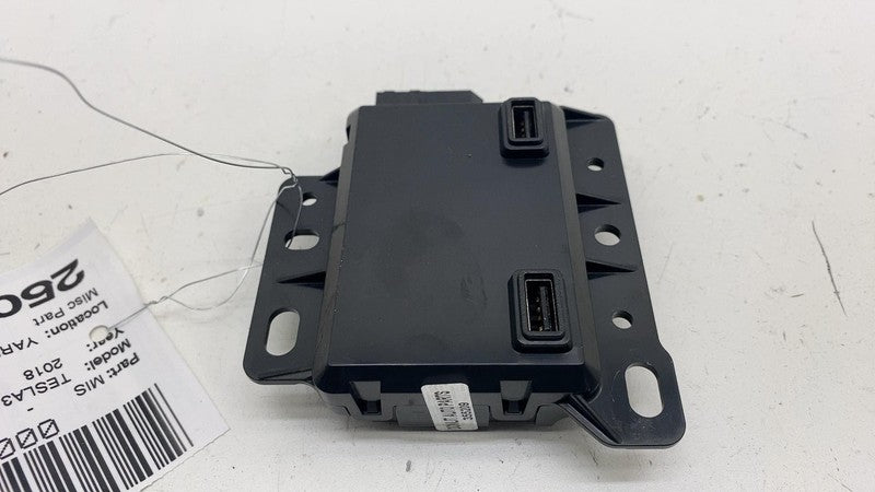 ⭕ 17-23 Model 3 Center Console Front USB Hub Charger Control Module 10