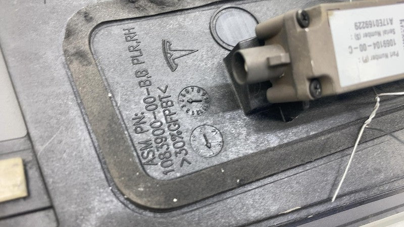 ⭕ 16-20 Tesla Model S Right B-Pillar Applique Glass Trim Molding RH 10