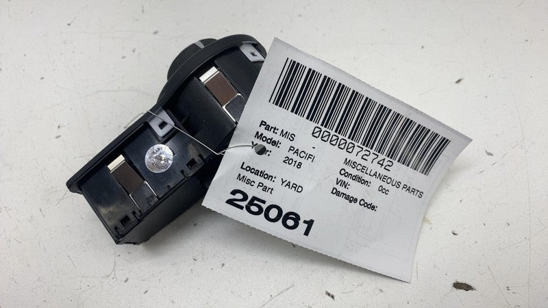 68154356AC 17-24 Chrysler Pacifica Dash Headlight Head Light Lamp Control Switch 68154356AC