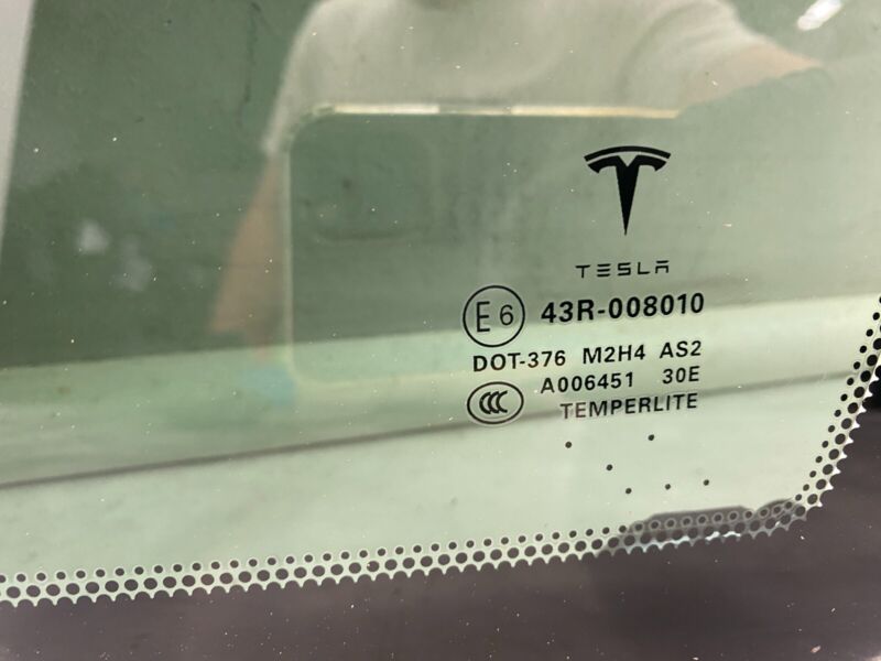 2012-2021 Tesla Model S Rear Passenger Side Quarter Window Glass Right 43R008010