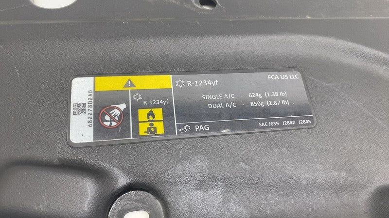 68227802AD ⭕2017-2024 Chrysler Pacifica Radiator Upper Cover Baffle Shield Panel 68227802AD