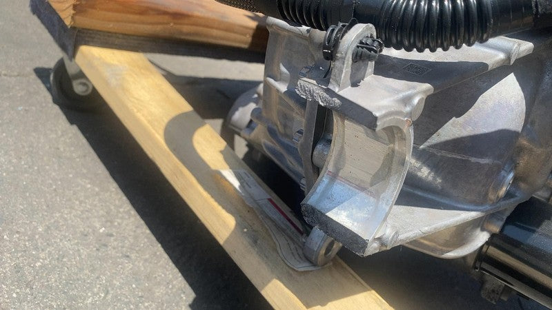 ⭕ 20-24 Model Y Rear Drive Unit Engine Motor Low Current 1120990-17-J