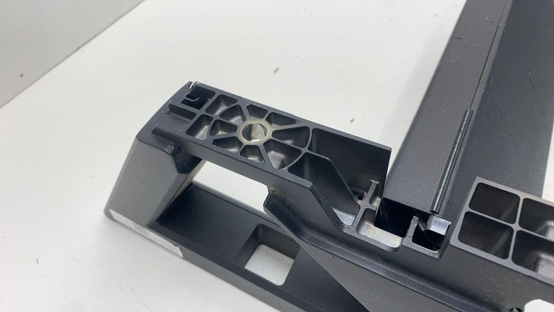 ⭕24-25 Tesla Cybertruck Front Left 1st Row Seat Outboard Riser Cast 19