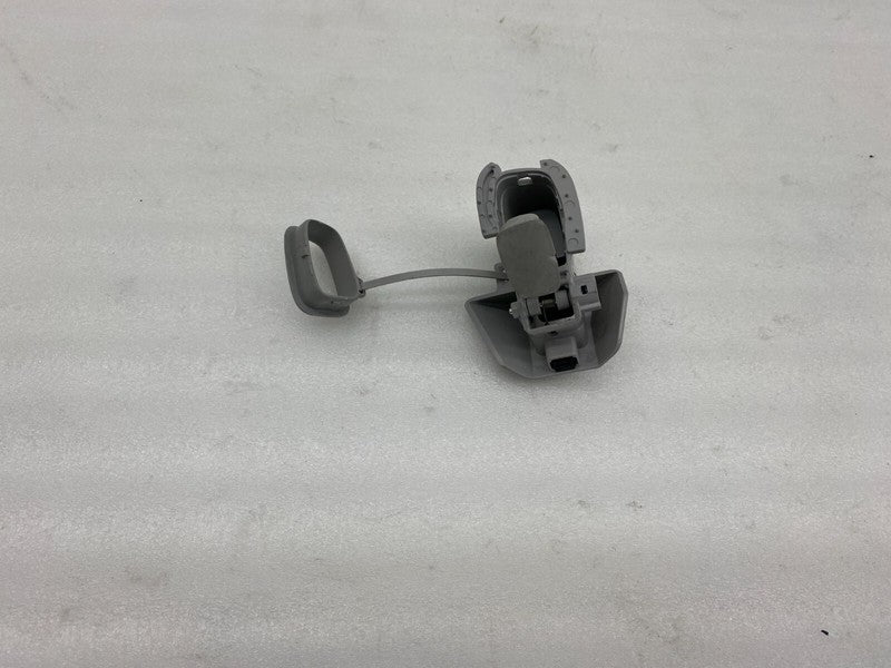 109916100J ⭕ 17-23 Model 3 M3 Rear Left/Right Roof Hook Bracket 1099161-00-J/1099162-00-J