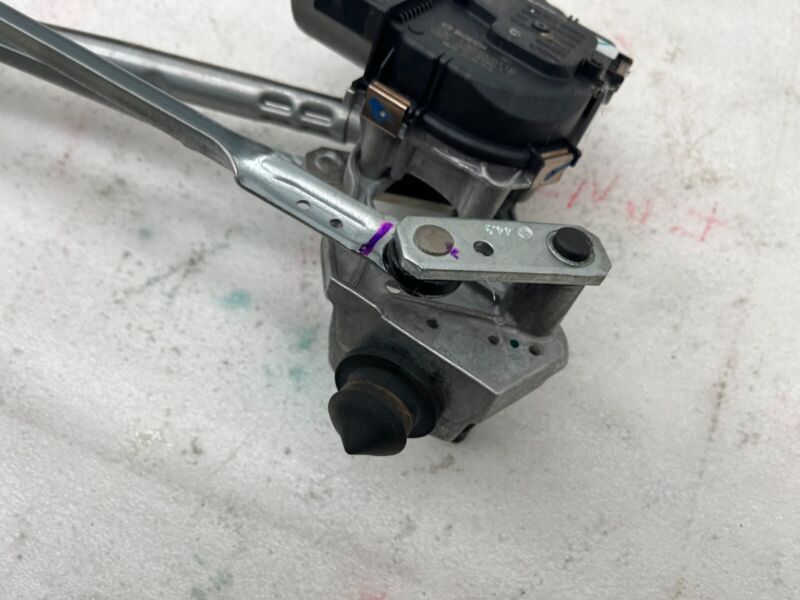 1658936 00 A ⭕ 20-23 Model Y Front LHD Windshield Wiper Linkage Module and Motor 1658936-00-A