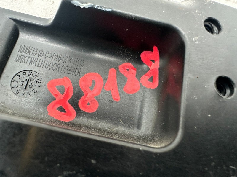 1008413 00 C ⭕ 2012-20210 Tesla Model S Rear Side Door Opener Mount Bracket Left 1008413-00-C