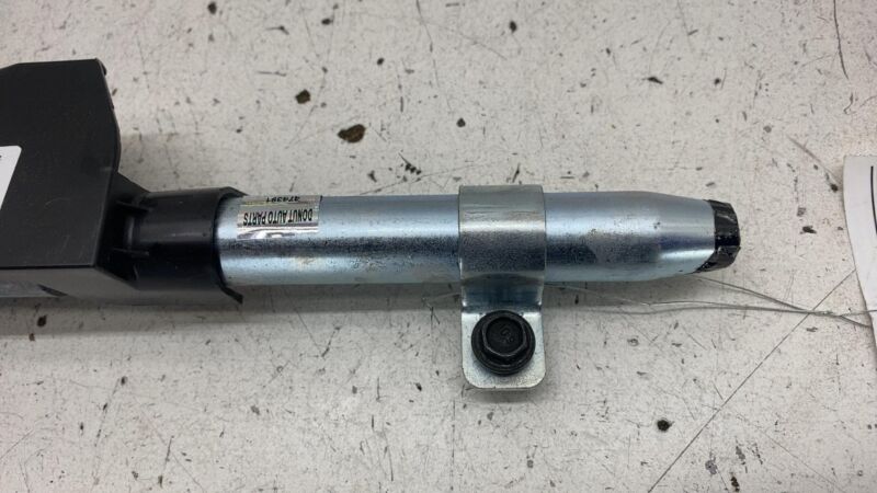 100526500C 12-20 Tesla Model S Front Right Lap Pretensioner 16-20 Tesla Model X Front Left