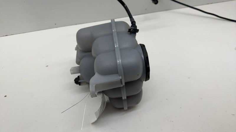 4M0121403 ⭕2024 Porsche Cayenne Coolant Reservoir Expansion Tank w/ Hose Line 4M0121405AG