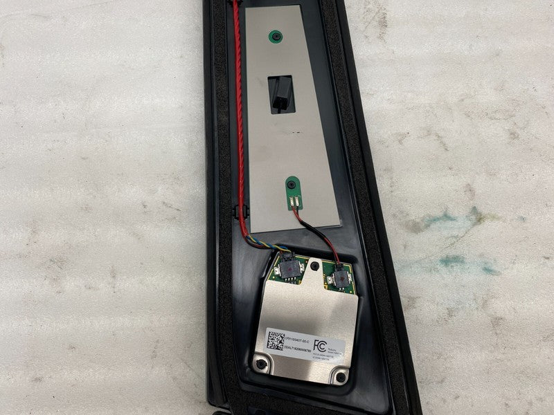 110043700C ⭕ 17-23 Model 3 Driver Side B-Pillar Applique Glass w/ Camera Left 1100437-00-C