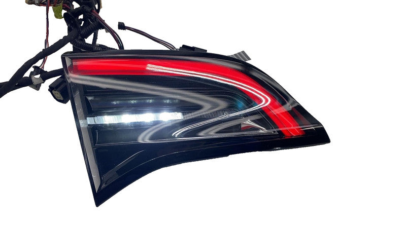 ⭕ 2017-2023 Model 3 Rear Left Inner Taillight LED Tail Lamp 3-Pin 1077