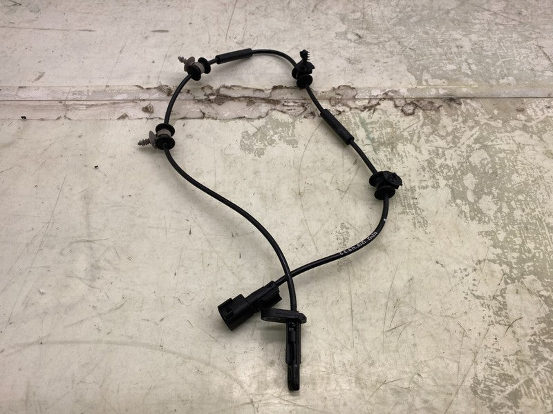 104476100F ⭕17-23 Model 3 Front Left or Right Anti-Lock ABS Wheel Speed Sensor 1044761-00-F