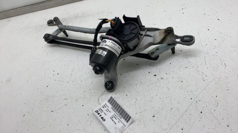 670007561 ⭕ 2017-2020 Maserati Levante Front Windshield Wiper Motor and Linkage 670007561