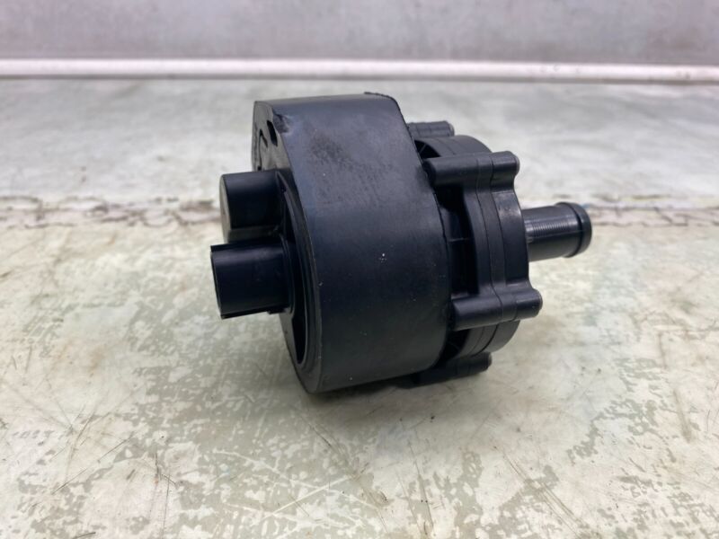 103732700F 2016-2020 Tesla Model S X Cooling System Auxiliary Water Coolant Pump FWD Assy