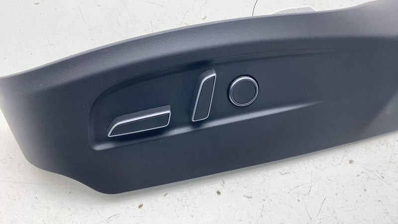 ⭕ 25-26 Tesla Model Y Front Left Seat Outboard Trim Panel w/ Switch 20