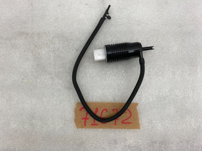 1WP0101 ⭕ 2020-2024 Tesla Model Y MY Front Windshield Glass Washer Motor Pump Assembly