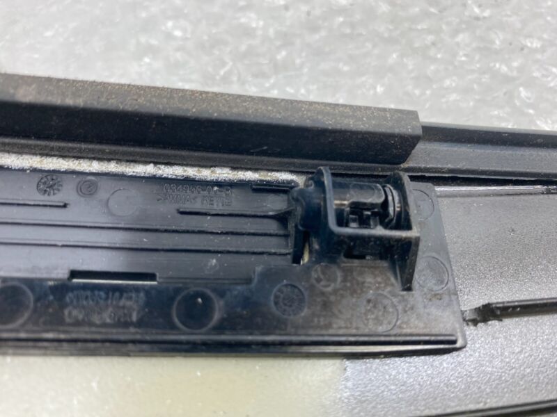 103495600B 2016-2020 Tesla Model S Driver Side Panoramic Roof Applique Trim Molding Left LH