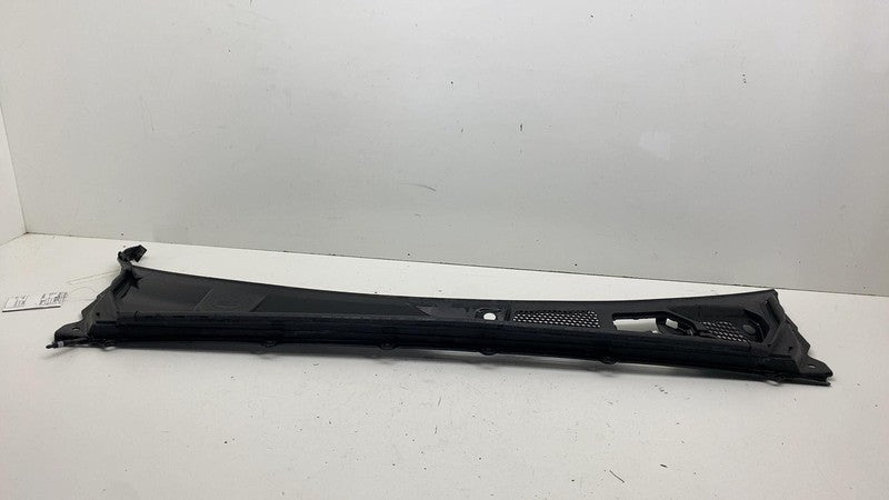 ⭕2021 2022 2023 Polestar 2 Front Windshield Wiper Cowl Panel Grille OE