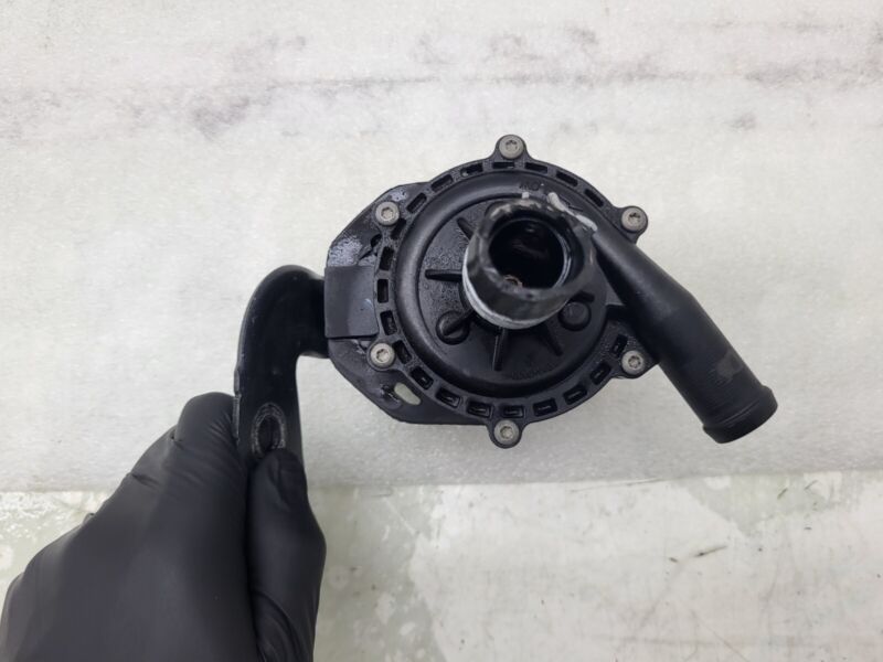 103534800G 2016-2020 Tesla Model S X Cooling System Auxiliary Water Coolant Pump FWD Assy