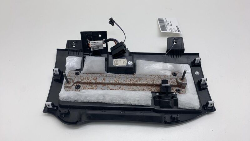 6NP78TX7AB 2019-2023 Ram 2500 Dash Instrumental Panel Lower Knee Bolster Cover 6NP78TX7AB