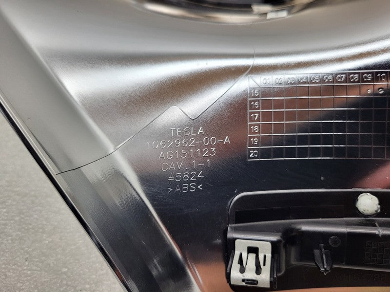 1062962 00 A ⭕16-23 Model X Left/Right Seat Monopost Outboard Cover 1062962-00-A/1062971-00-A