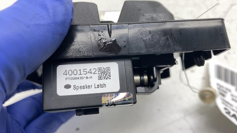 PT00043019 ⭕ 2022-2024 Rivian R1T Rivian R1T R1S Camp Speaker Lock Latch Charger PT00043019