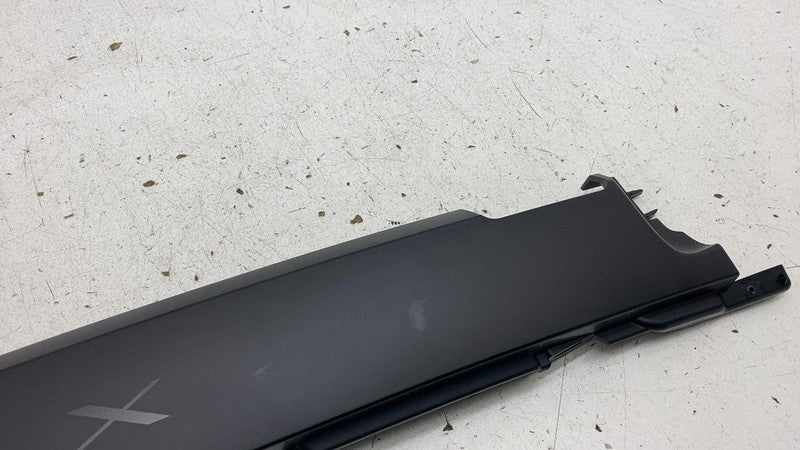 ⭕ 21-23 Model X Rear Left Door Spine Plastic Race Track Trim Panel 110