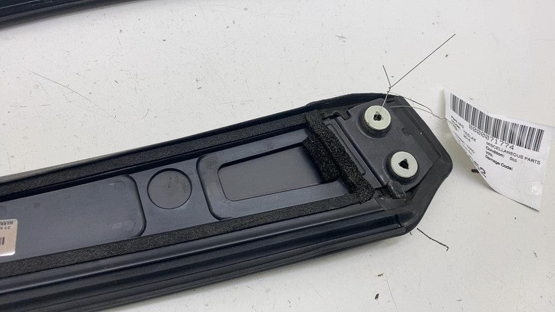 103236400C ⭕ 2016-2020 Tesla Model X Right B-Pillar Applique Glass w/ Seal RH 1032364-00-C