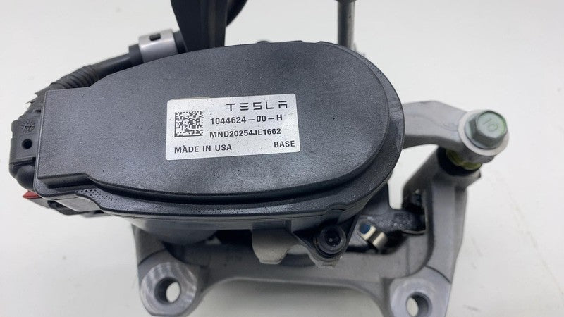 1044624-00-H ⭕ 2017-2025 Tesla Model 3 Rear Right Caliper + Brake Hose Line BASE 1044624-00-H