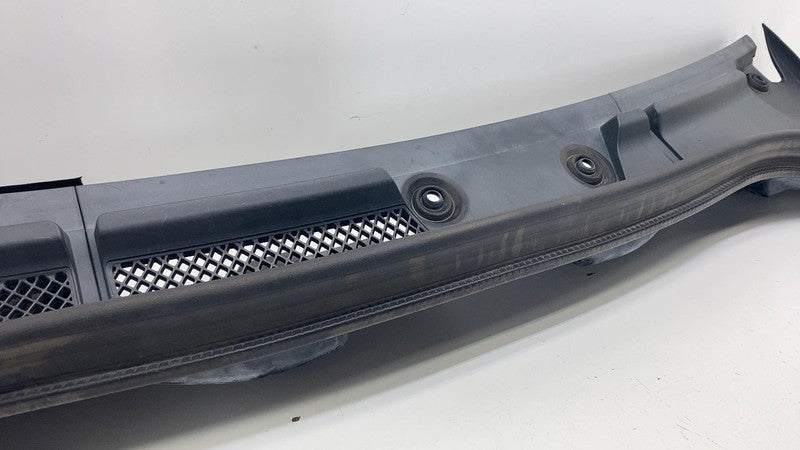 ⭕ 2014-2015 Mercedes-Benz B Electric Drive Front Wiper Cowl Trim Panel